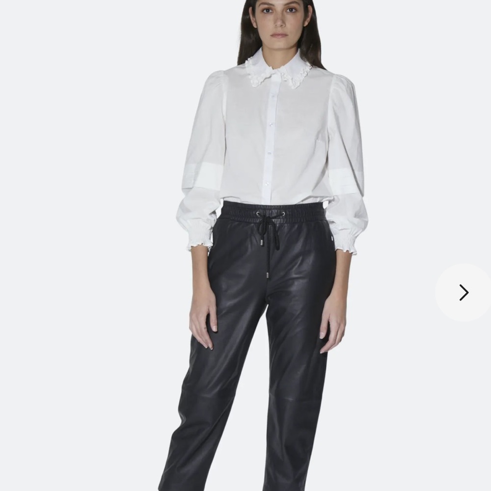 WHITE BUTTON DOWN SHIRT FROM WALTER BAKER - Picture 2 of 2